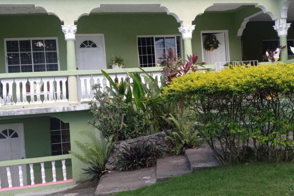 Cindy'S Garden Stay Ocho Rios Ngoại thất bức ảnh