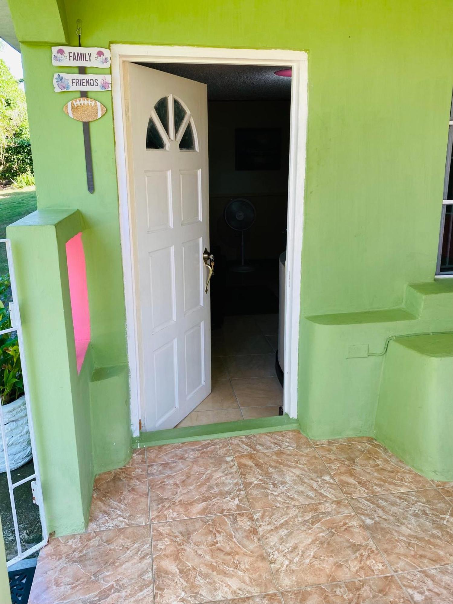 Cindy'S Garden Stay Ocho Rios Ngoại thất bức ảnh