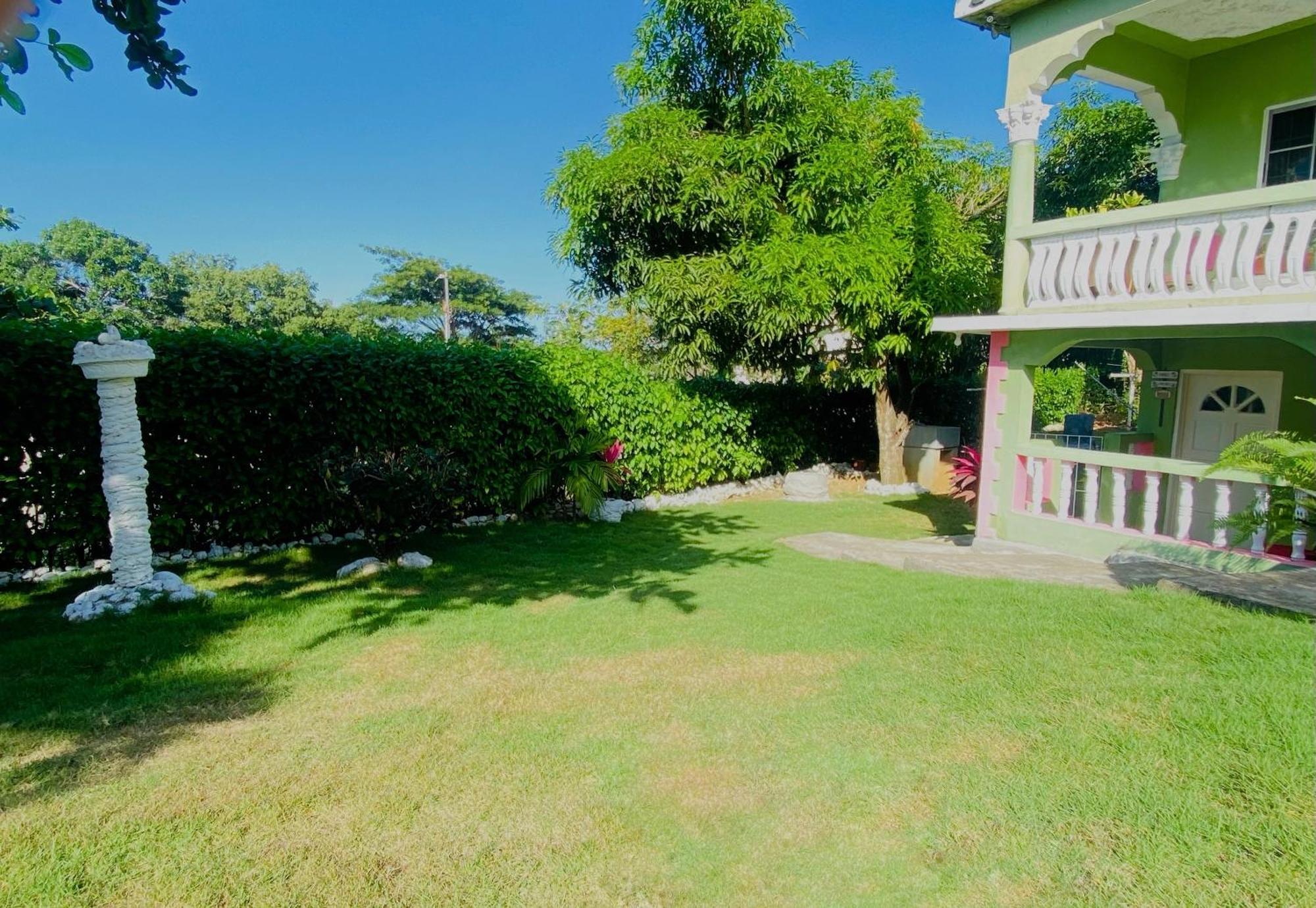 Cindy'S Garden Stay Ocho Rios Ngoại thất bức ảnh